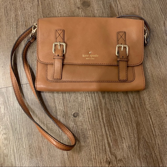 kate spade Handbags - Kate Spade Crossbody - tan